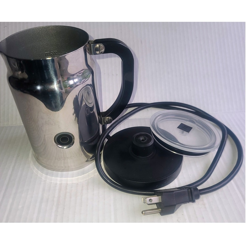 Nespresso Aeroccino 3 Electric Milk‎ Frother Chrome Model 3192 Silver 550W